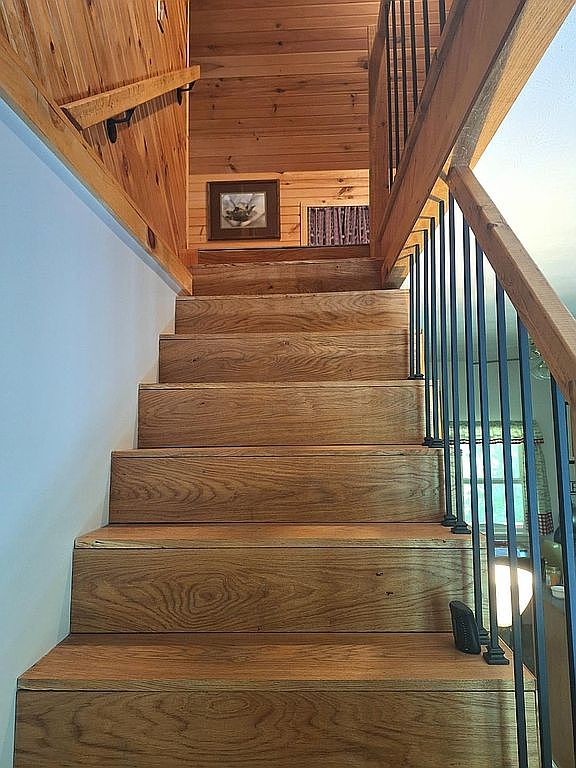 2 Bedroom Cabin For Sale By Owner in Mountain City, TN 