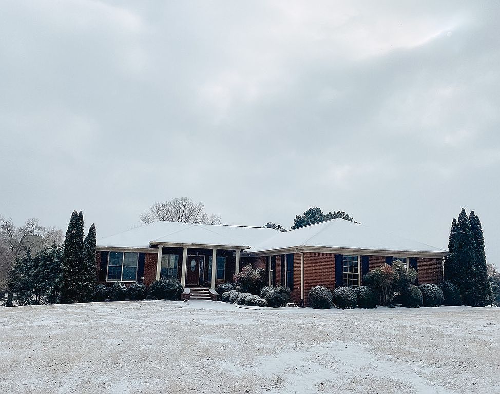 3 Bedroom House For Sale By Owner in Loretto, TN 