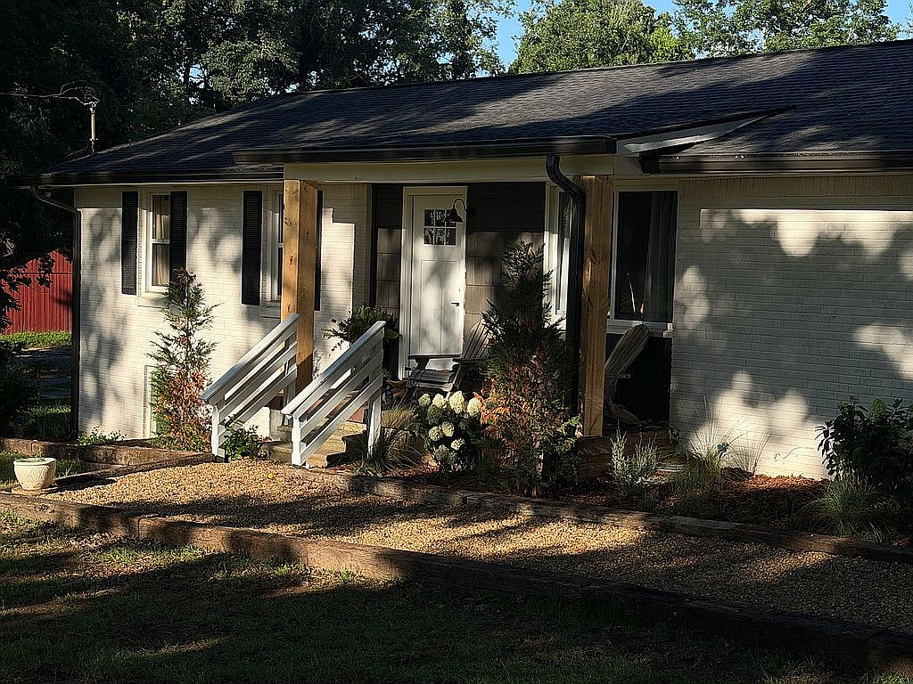 3 Bedroom House For Sale By Owner in Bon Aqua, TN 