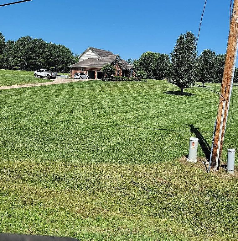 4 Bedroom House For Sale By Owner in Loretto, TN 