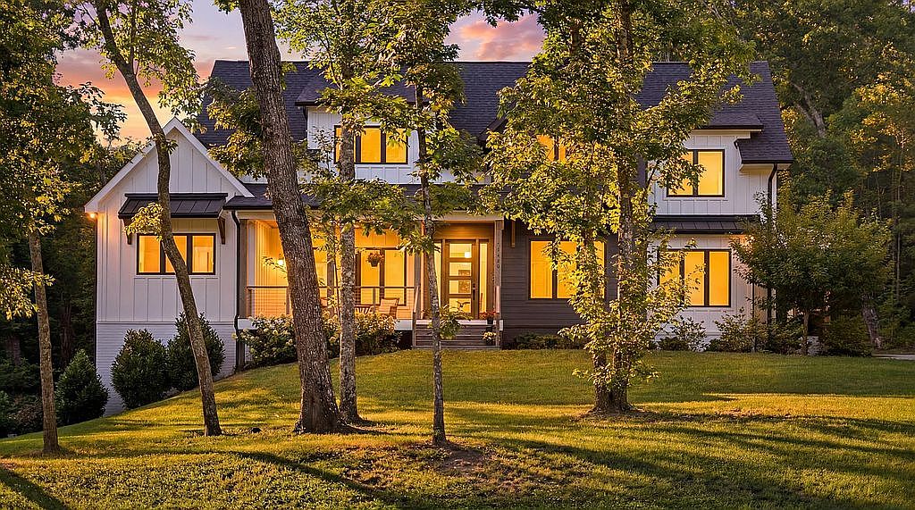 4 Bedroom House For Sale By Owner in Signal Mountain, TN 