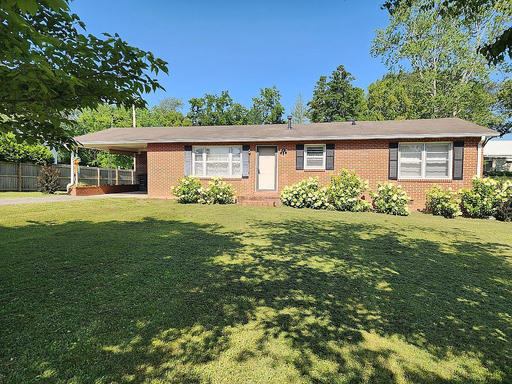 3 Bedroom House For Sale By Owner in McMinnville, TN 