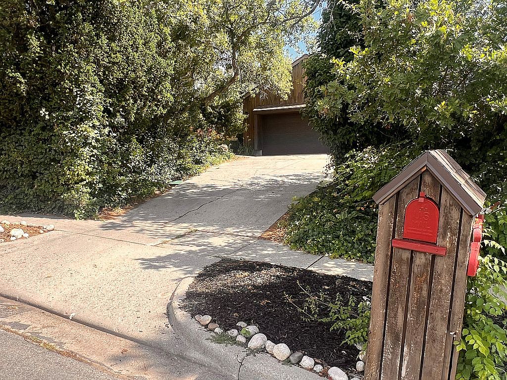 3 Bedroom House For Sale By Owner in Bountiful, UT 