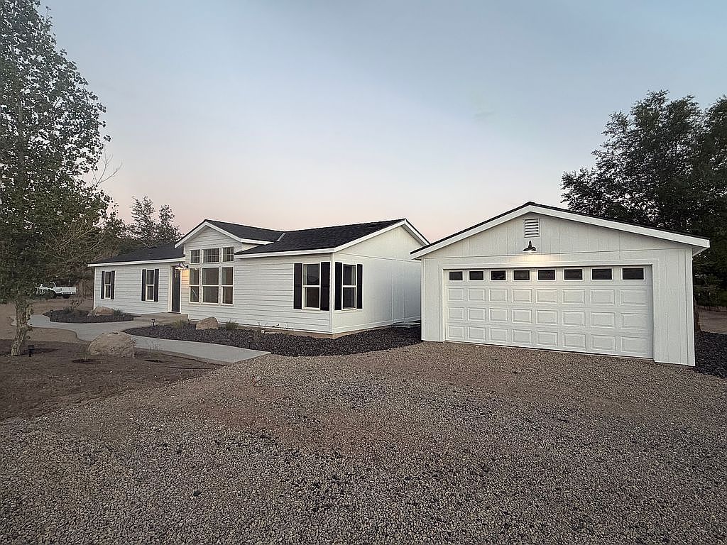 3 Bedroom House For Sale By Owner in Silver Springs, NV 