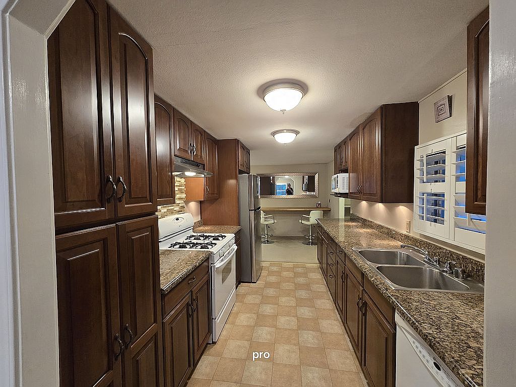 2 Bedroom Mobile Home For Sale By Owner in Stateline, NV 