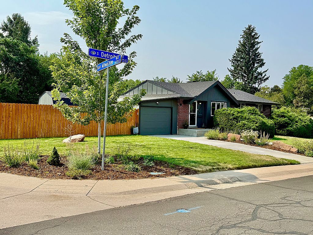 5 Bedroom House For Sale By Owner in Centennial, CO 