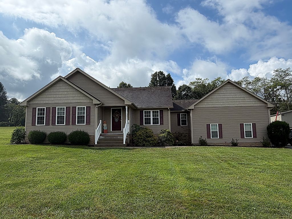 3 Bedroom House For Sale By Owner in Daniels, WV 